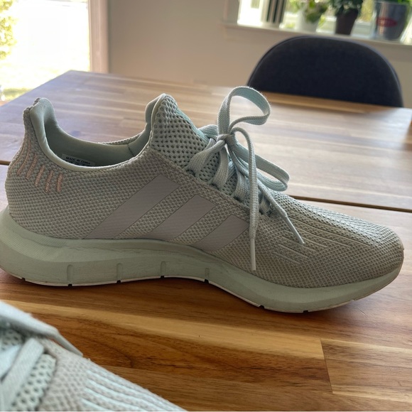 Adidas Swift Run Sneaker - Size 11 - Picture 4 of 7